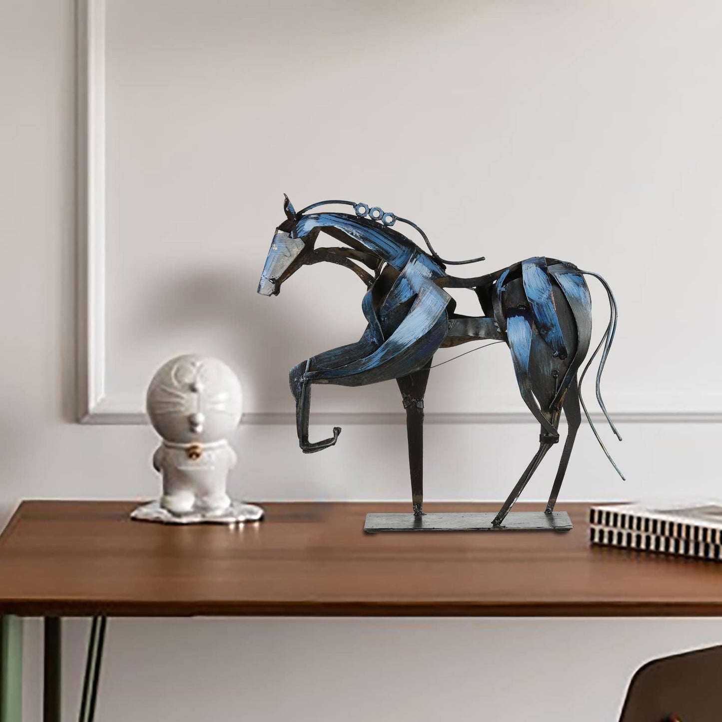 SunBlogs Art Metal Horse Statue Decor, Handmade Strong Modern Horse Sculpture Handicraft, Rustic Metal Statue Decorations Gift for Home Office Desk Figurine (Brown)