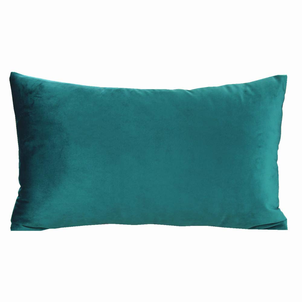 VAKADO Throw Pillow Covers 18x18 Set of 2 Emerald Green Velvet Decor Dark Forest Christmas Decorative Xmas Cushion Couch Euro Pillowcases Home Bed Decoration for Sofa Bedroom Office