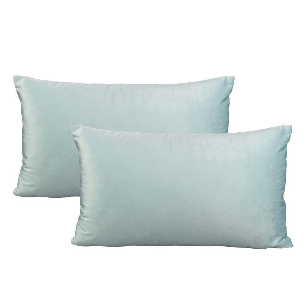 VAKADO Throw Pillow Covers 18x18 Set of 2 Emerald Green Velvet Decor Dark Forest Christmas Decorative Xmas Cushion Couch Euro Pillowcases Home Bed Decoration for Sofa Bedroom Office
