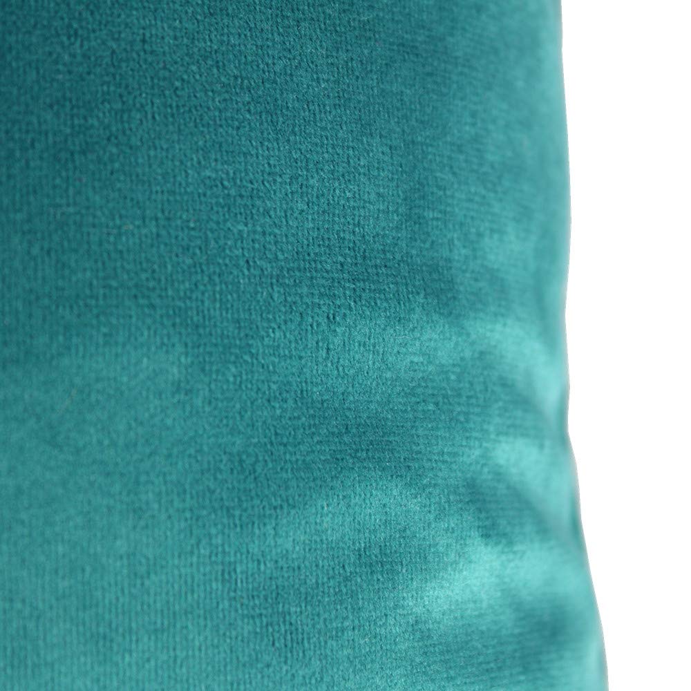 VAKADO Throw Pillow Covers 18x18 Set of 2 Emerald Green Velvet Decor Dark Forest Christmas Decorative Xmas Cushion Couch Euro Pillowcases Home Bed Decoration for Sofa Bedroom Office