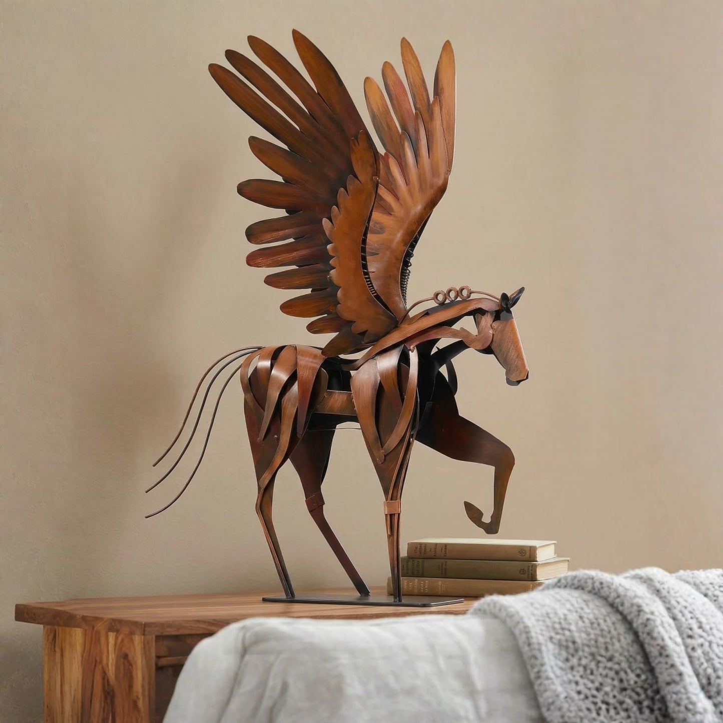 SunBlogs Art Metal Horse Statue Decor, Handmade Strong Modern Horse Sculpture Handicraft, Rustic Metal Statue Decorations Gift for Home Office Desk Figurine (Brown)