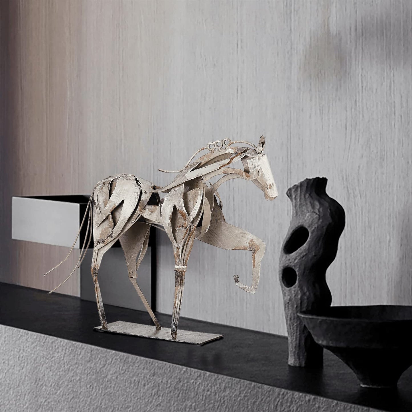 SunBlogs Art Metal Horse Statue Decor, Handmade Strong Modern Horse Sculpture Handicraft, Rustic Metal Statue Decorations Gift for Home Office Desk Figurine (Brown)