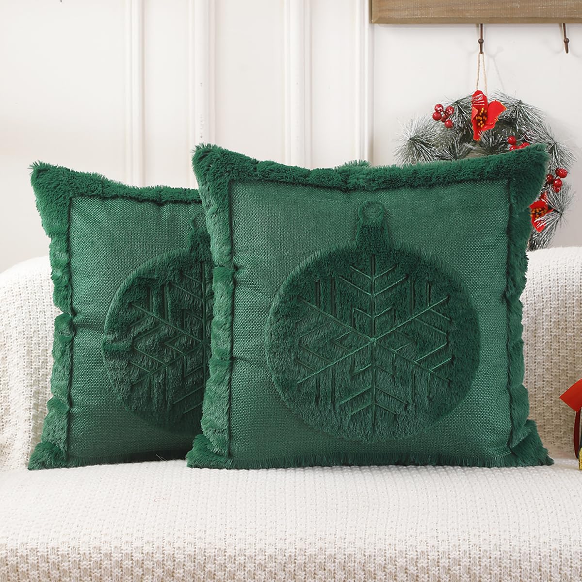 VAKADO Christmas Green Throw Pillow Covers 18x18 Set of 2 ，Winter Xmas Holiday Decoration Outdoor Tree Decorative Home Decor for Couch Festival Bed Sofa Bedroom Living Room Office