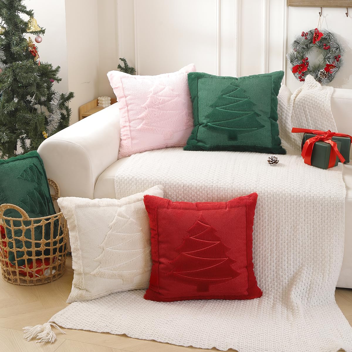 VAKADO Christmas Green Throw Pillow Covers 18x18 Set of 2 ，Winter Xmas Holiday Decoration Outdoor Tree Decorative Home Decor for Couch Festival Bed Sofa Bedroom Living Room Office