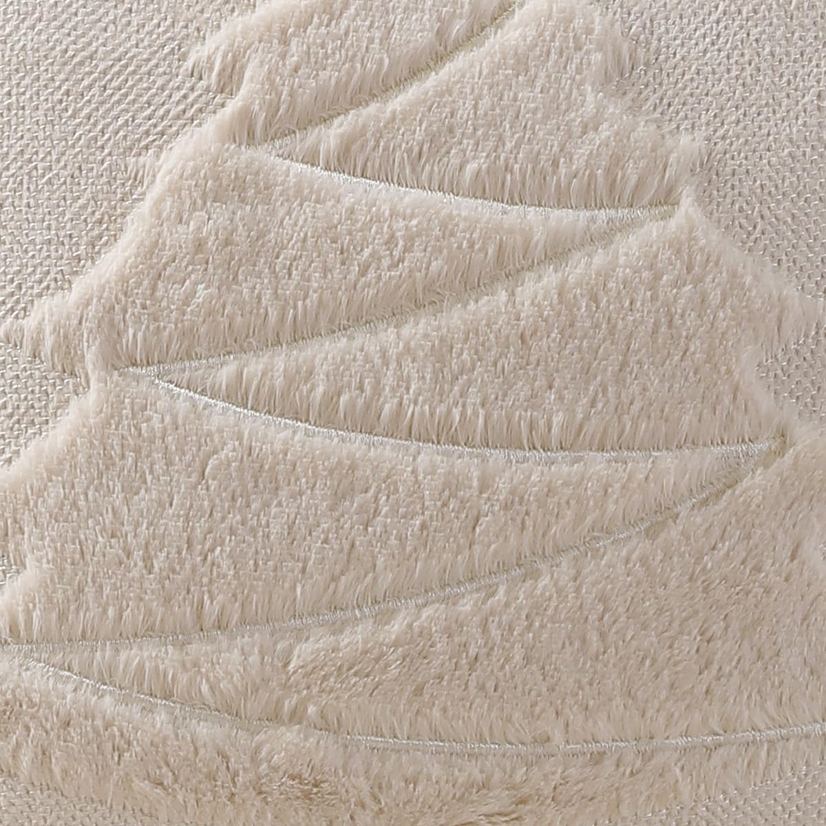 VAKADO Christmas Green Throw Pillow Covers 18x18 Set of 2 ，Winter Xmas Holiday Decoration Outdoor Tree Decorative Home Decor for Couch Festival Bed Sofa Bedroom Living Room Office