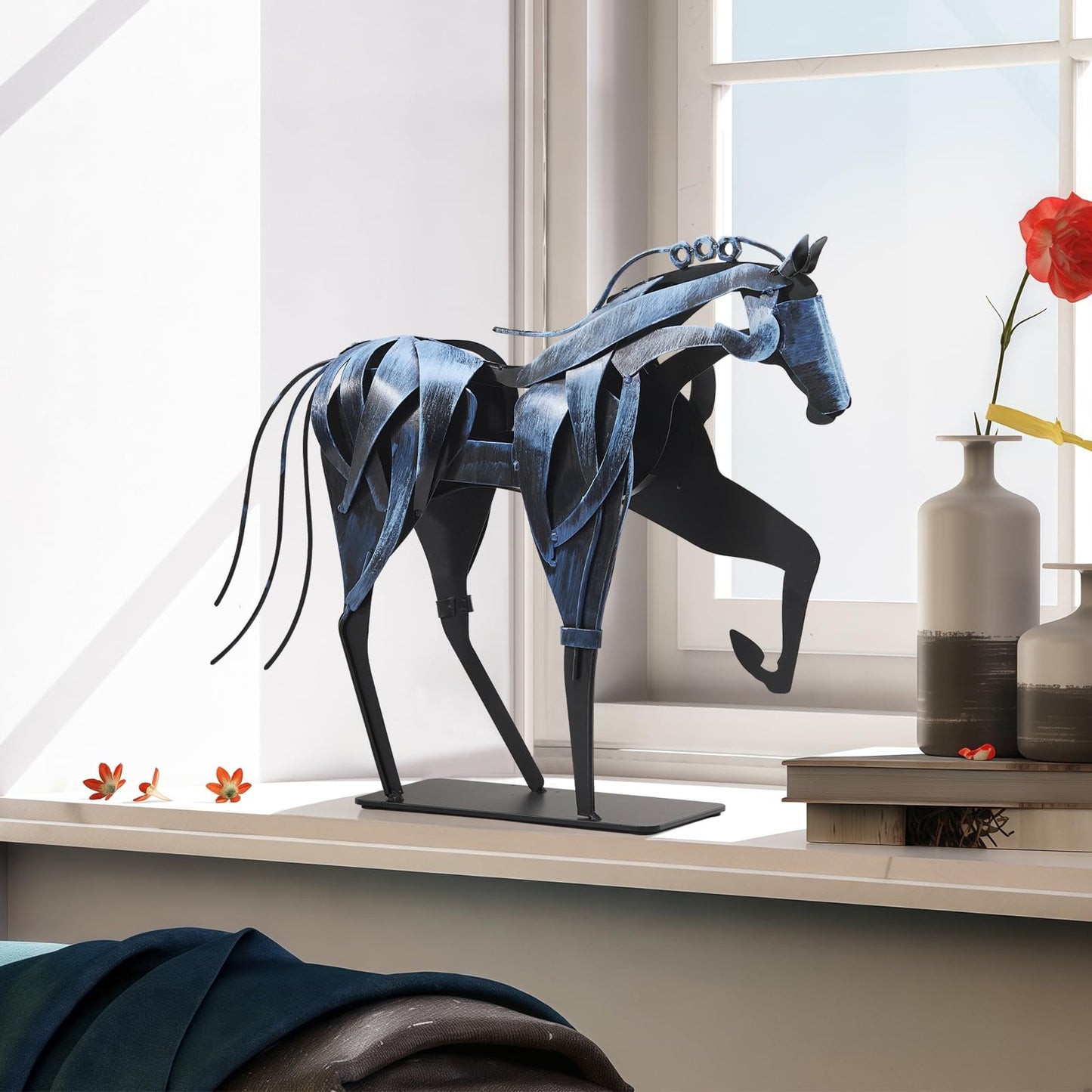 SunBlogs Art Metal Horse Statue Decor, Handmade Strong Modern Horse Sculpture Handicraft, Rustic Metal Statue Decorations Gift for Home Office Desk Figurine (Brown)