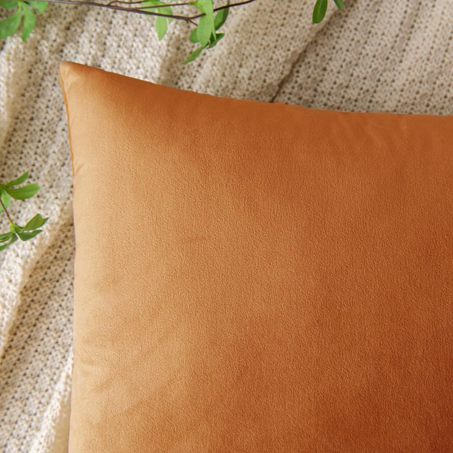 VAKADO Throw Pillow Covers 18x18 Set of 2 Emerald Green Velvet Decor Dark Forest Christmas Decorative Xmas Cushion Couch Euro Pillowcases Home Bed Decoration for Sofa Bedroom Office