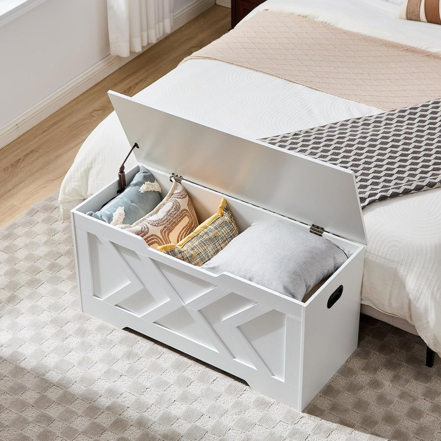 39.4” Storage Bench, Extra Large Entryway Bench with Storage,Storage Chest with 2 Safety Hinges,Blanket Storage,Shoe Storage Chest for Bedroom,Living Room,Easy Assembly. (White)