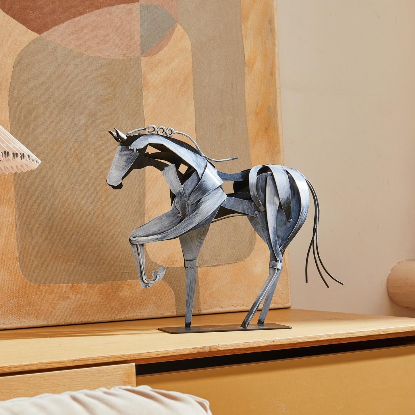 SunBlogs Art Metal Horse Statue Decor, Handmade Strong Modern Horse Sculpture Handicraft, Rustic Metal Statue Decorations Gift for Home Office Desk Figurine (Brown)